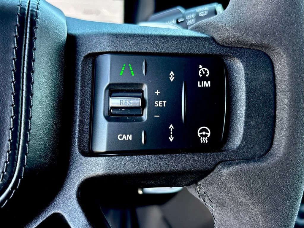 Used 2023 Land Rover Defender 110 V8 AWD/4WD image 11