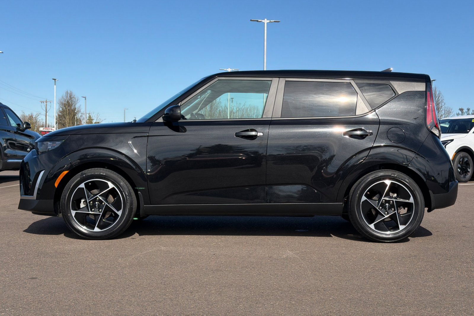 Used 2023 Kia Soul EX image 7