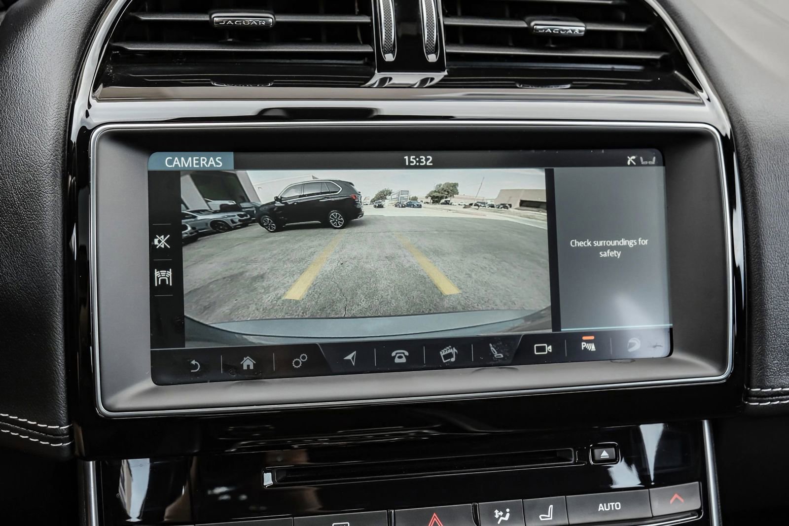 Used 2019 Jaguar XE S image 31