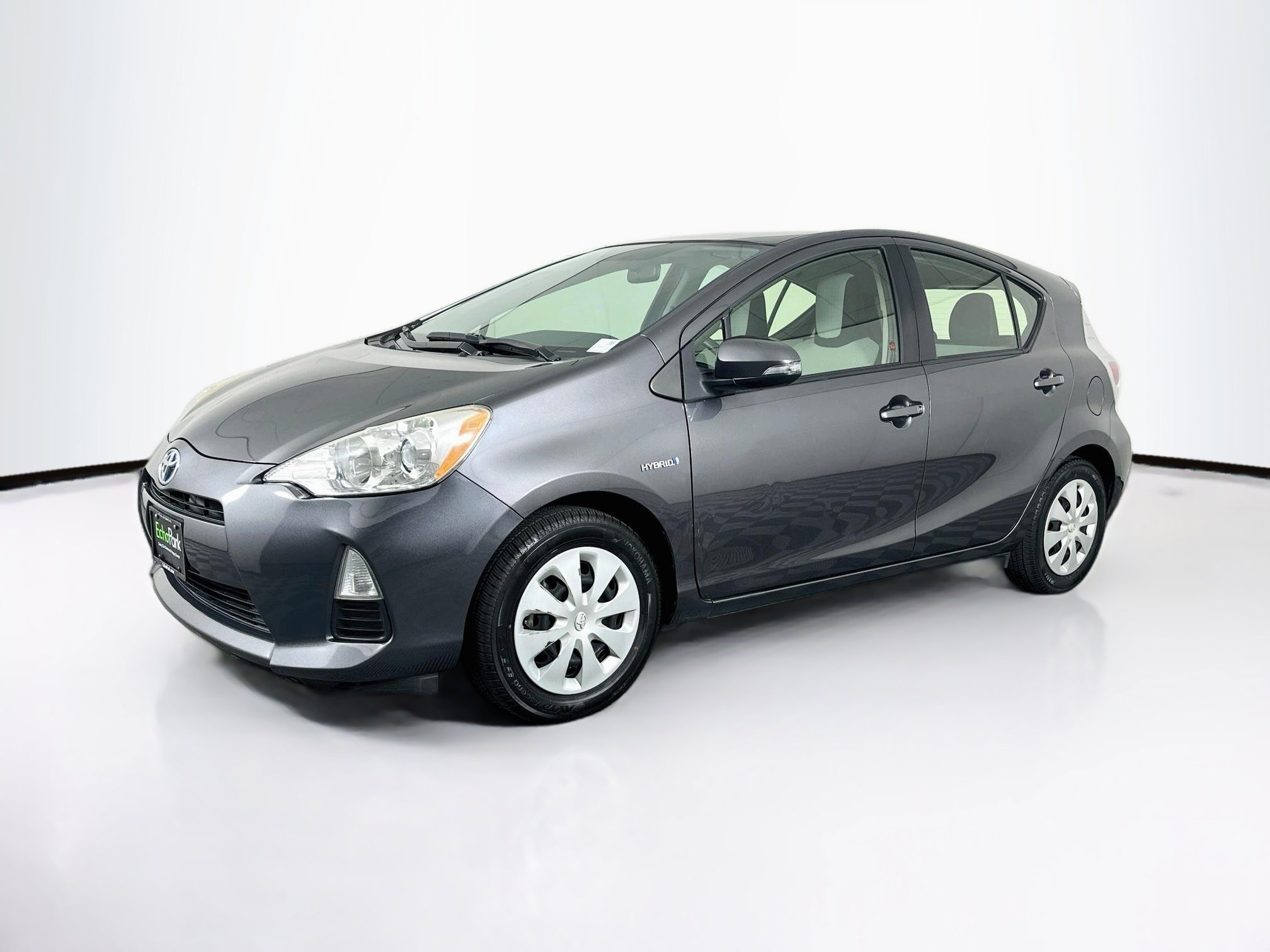 Used 2014 Toyota Prius C One FWD image 3