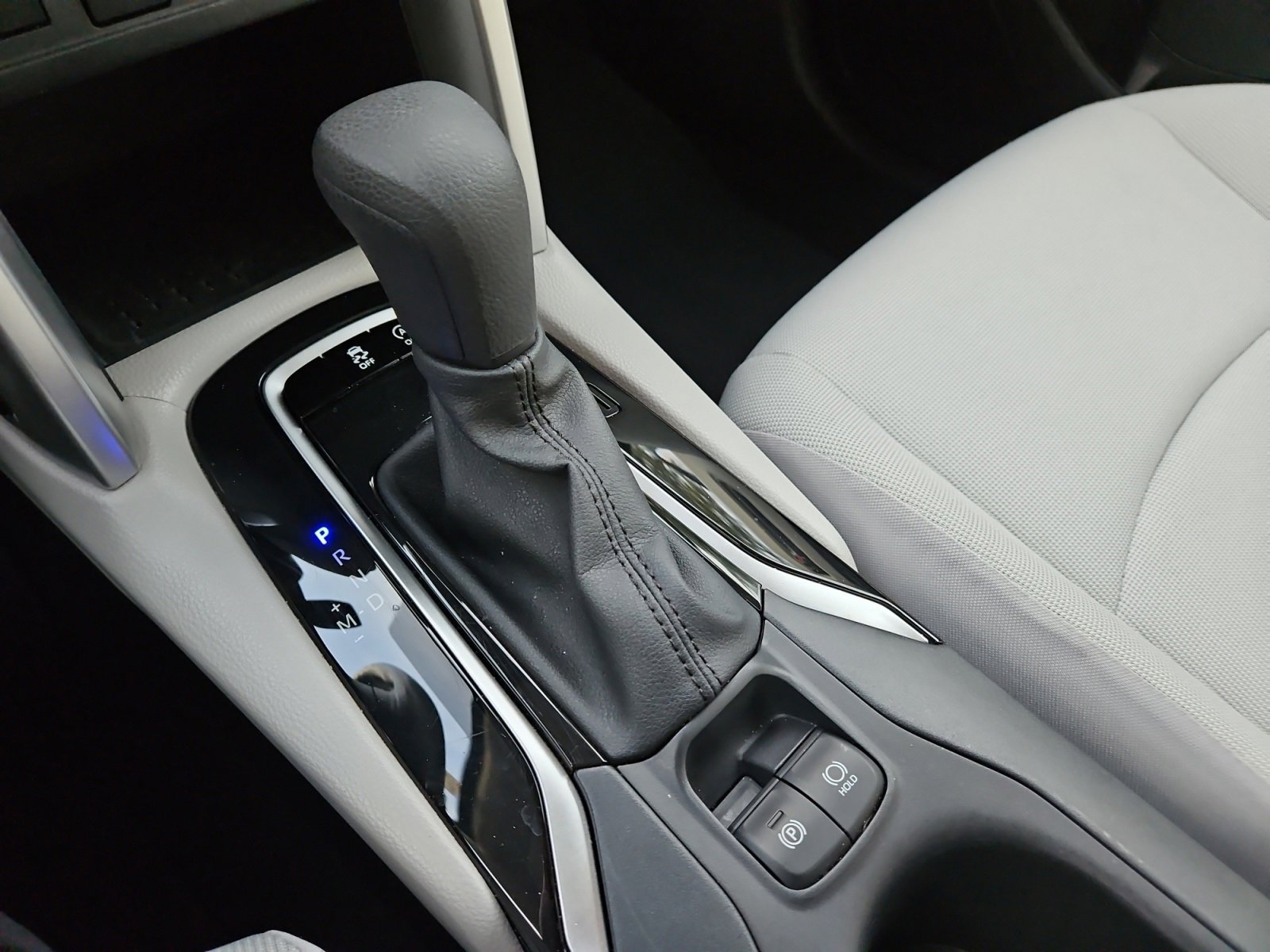 Used 2023 Toyota Corolla Cross L image 27