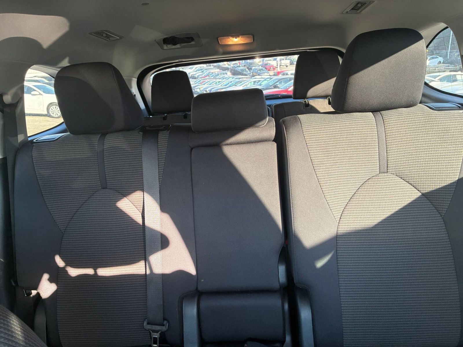 Used 2025 Toyota Highlander LE FWD image 39
