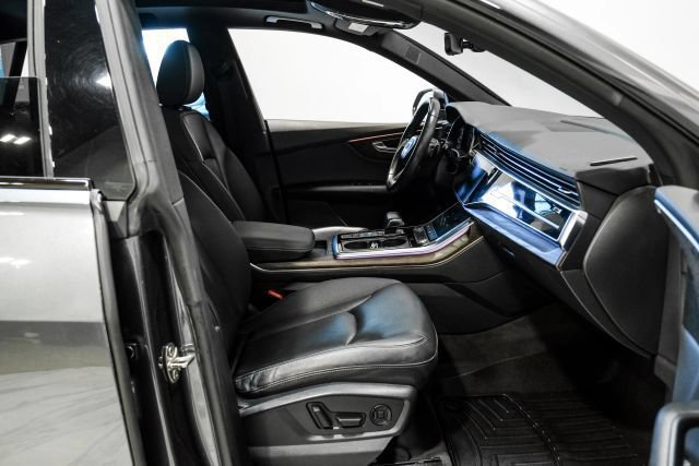 Used 2019 Audi Q8 Premium Plus w/ Premium Plus AWD/4WD image 32