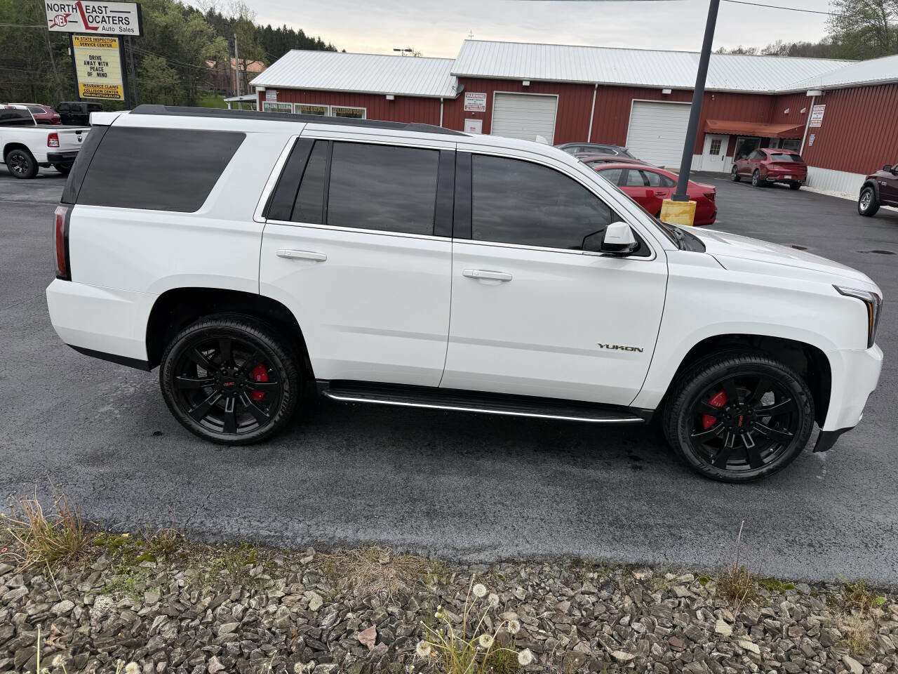 Used 2017 GMC Yukon SLT AWD/4WD image 16