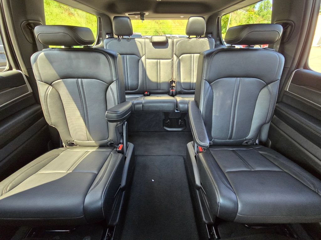 Used 2025 Jeep Wagoneer Series II w/ Premium Group I AWD/4WD image 43