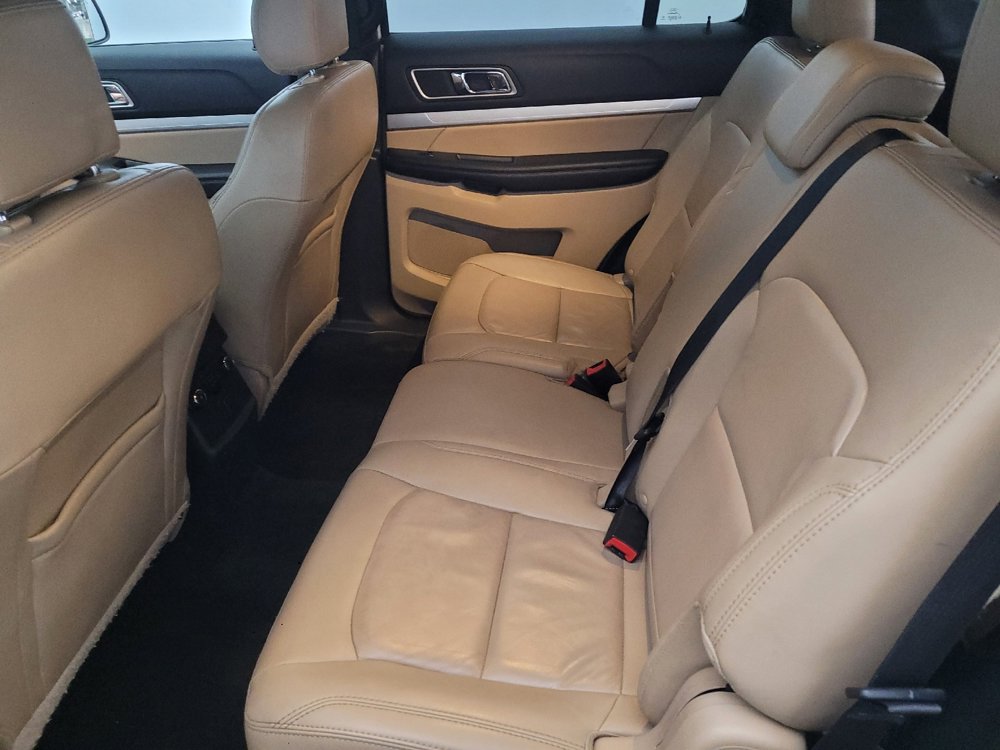 Used 2017 Ford Explorer XLT w/ Equipment Group 202A image 18