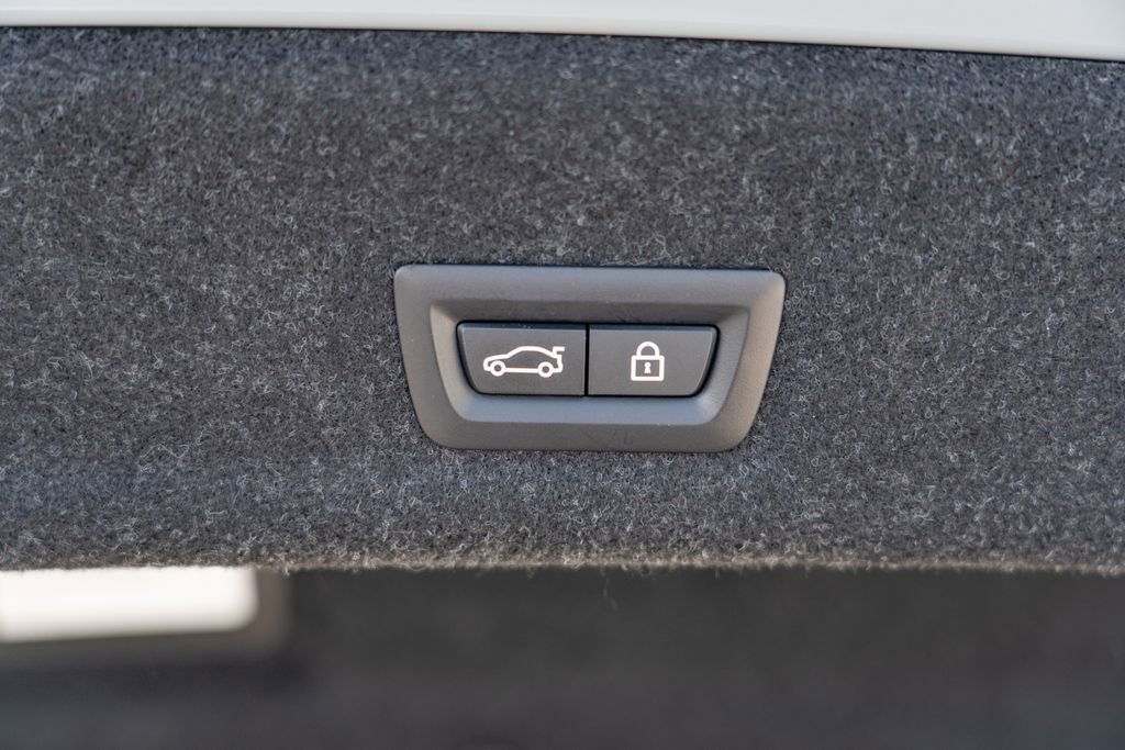 Used 2023 BMW M3 Competition w/ M Carbon Exterior Package image 11