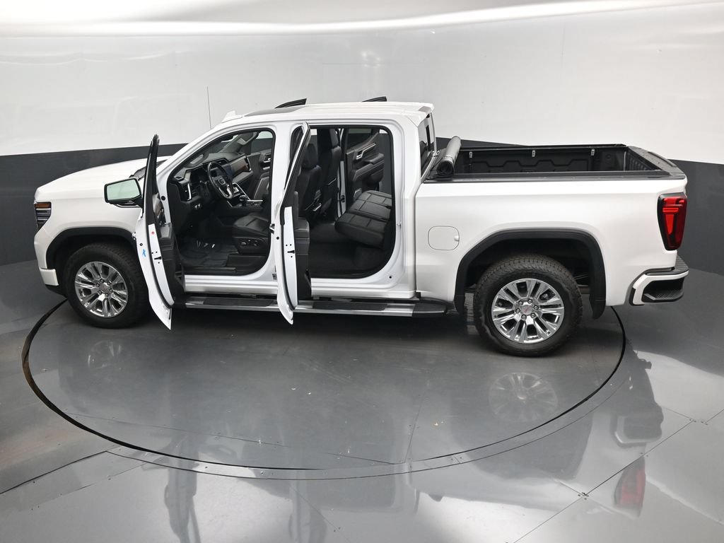 Used 2025 GMC Sierra 1500 Denali w/ Technology Package AWD/4WD image 17