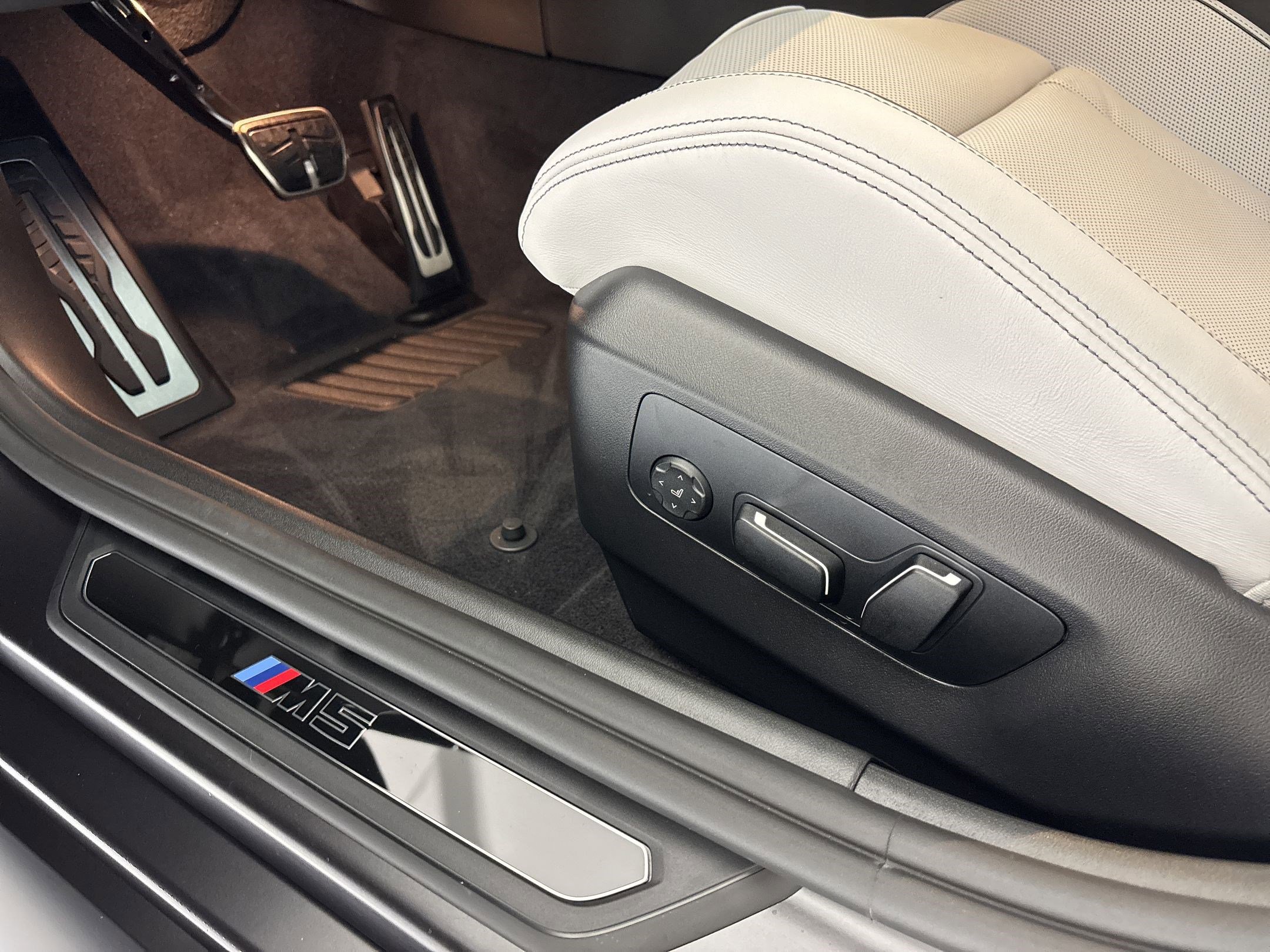 New 2027 BMW M5 Touring AWD/4WD image 13