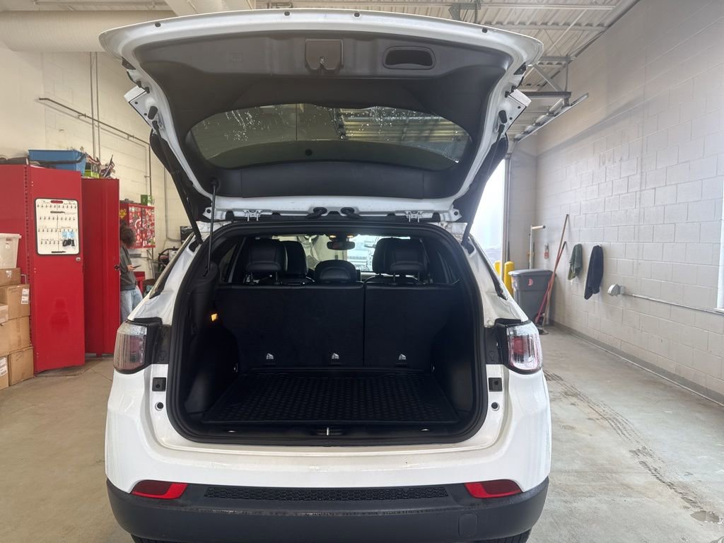 Used 2023 Jeep Compass Latitude w/ Convenience Group image 38