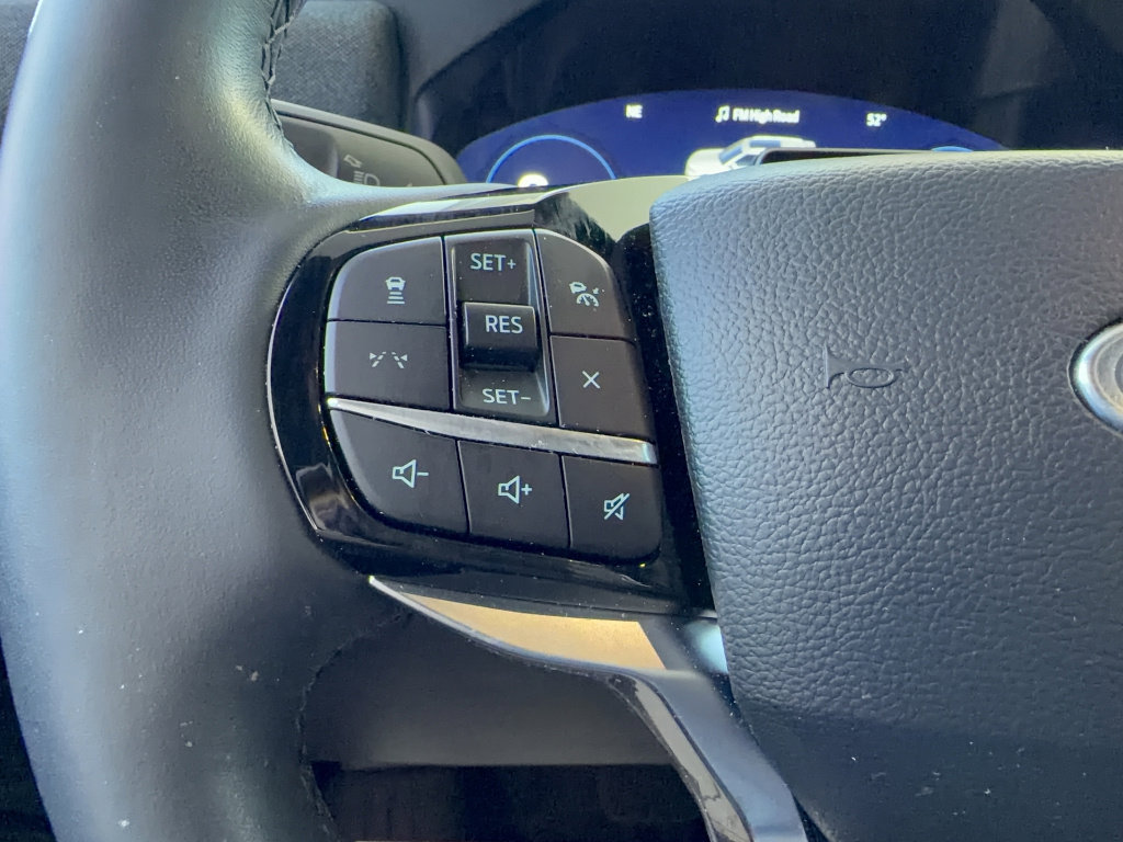 Certified 2025 Ford Explorer Platinum image 27