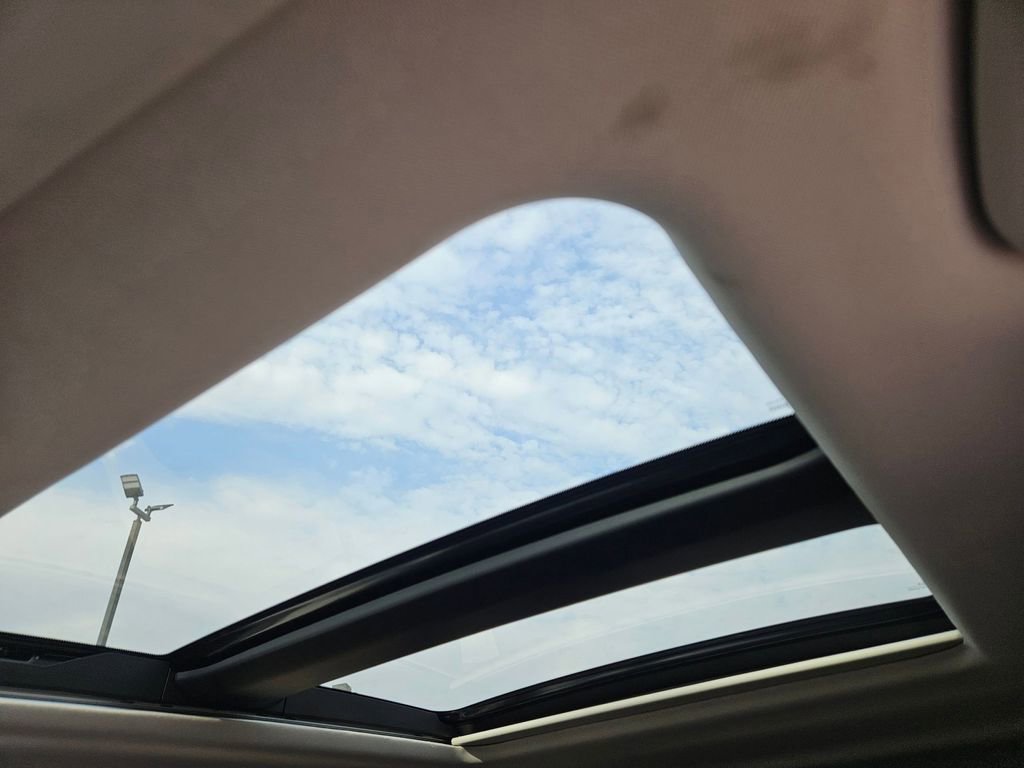 Used 2025 MAZDA CX-50 AWD 2.5 Hybrid w/ Premium Pkg image 23