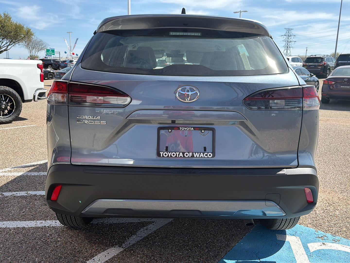 Used 2026 Toyota Corolla Cross L image 4