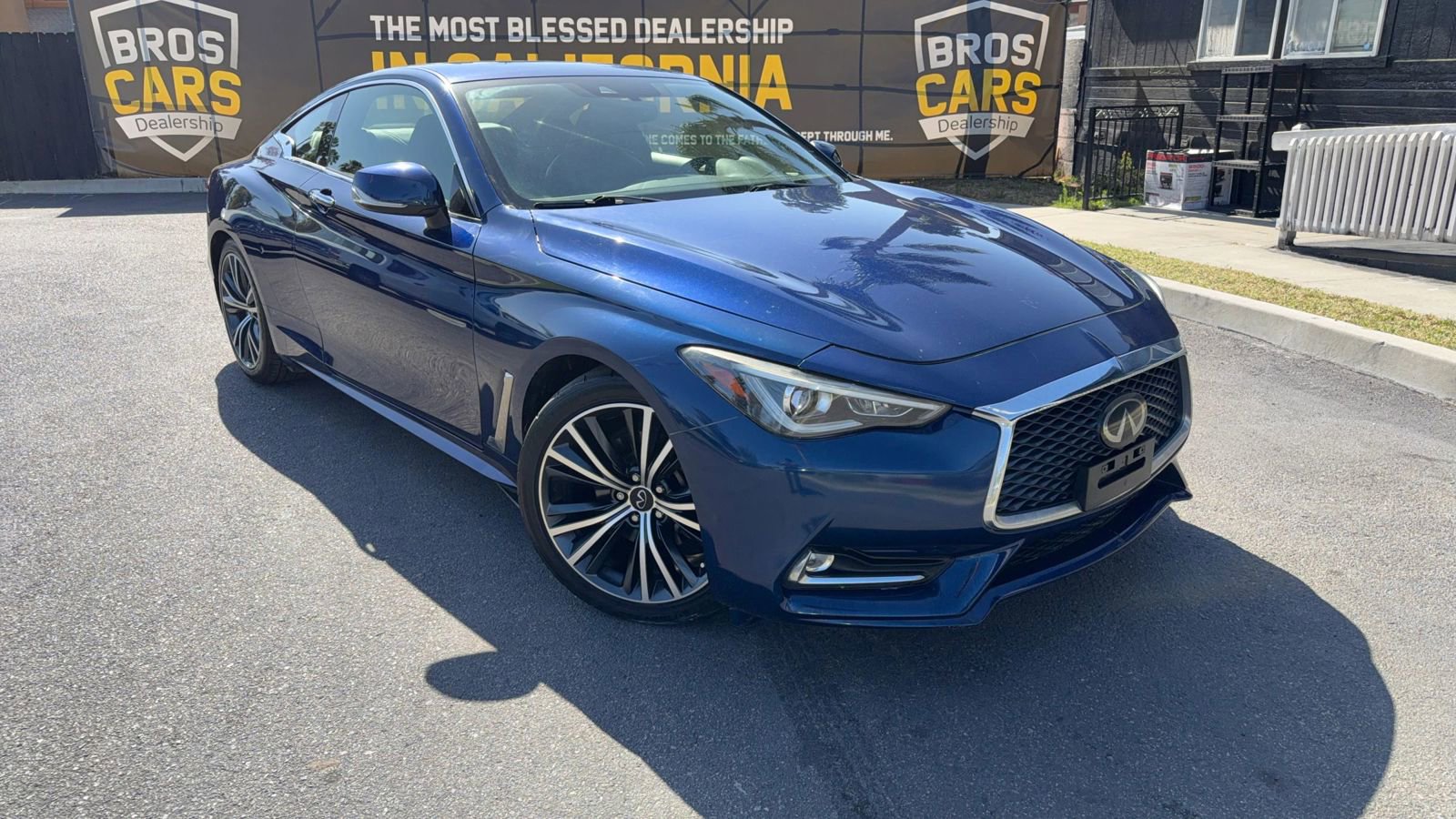 Used 2020 INFINITI Q60 3.0t Luxe RWD image 2