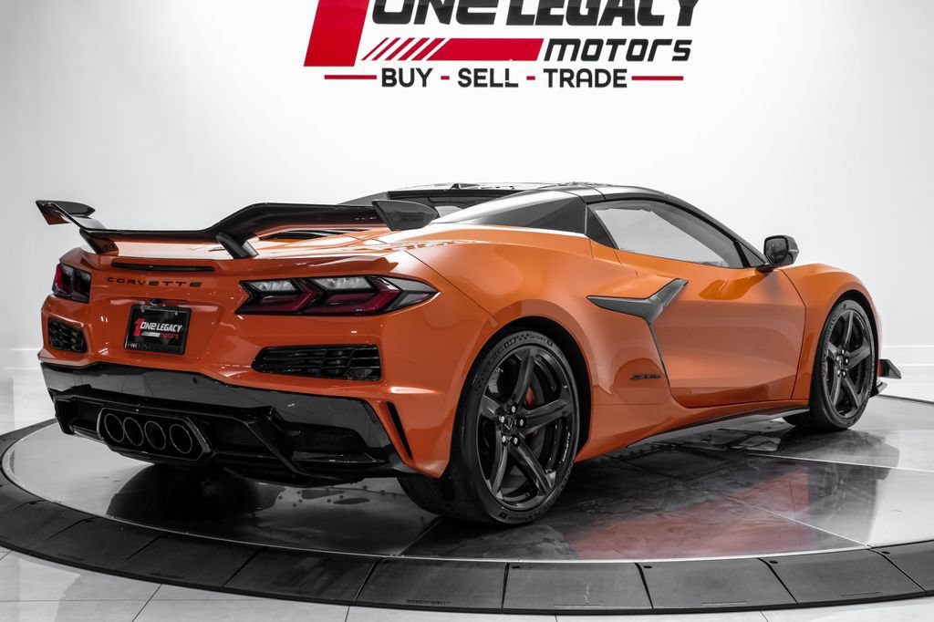 Used 2023 Chevrolet Corvette Z06 w/ Z07 Performance Package RWD image 11
