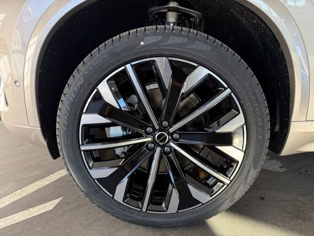 New 2026 Volvo XC90 B5 Plus w/ Protection Package image 10