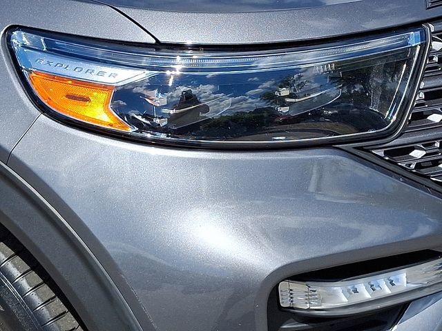 Used 2022 Ford Explorer XLT image 11