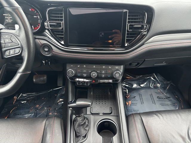 Used 2025 Dodge Durango GT AWD/4WD image 17