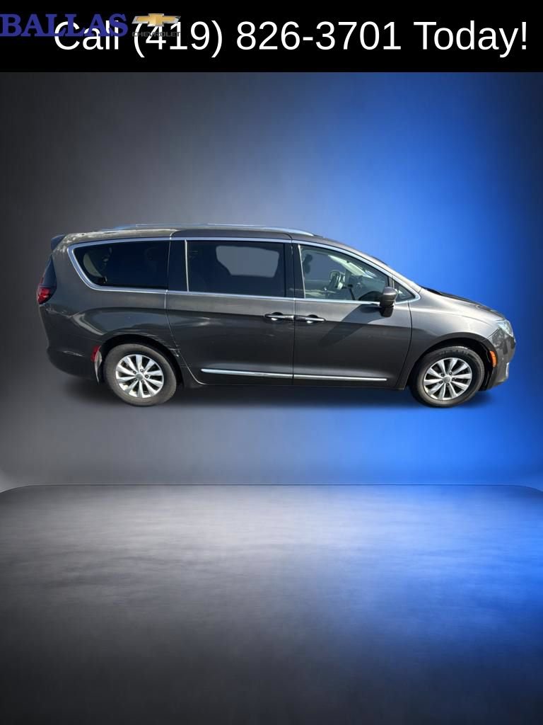 Used 2019 Chrysler Pacifica Touring-L FWD image 5
