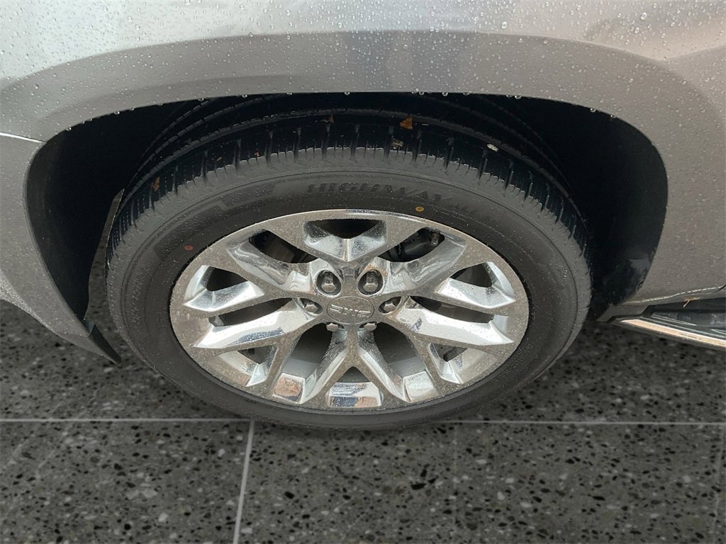 Used 2018 GMC Yukon Denali w/ Open Road Package image 12