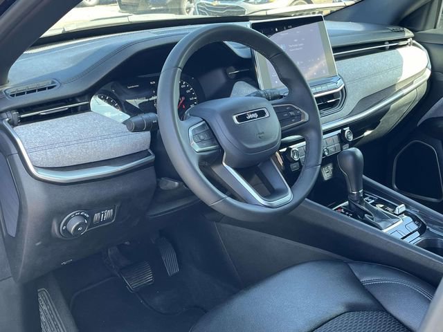 Used 2024 Jeep Compass Latitude image 14