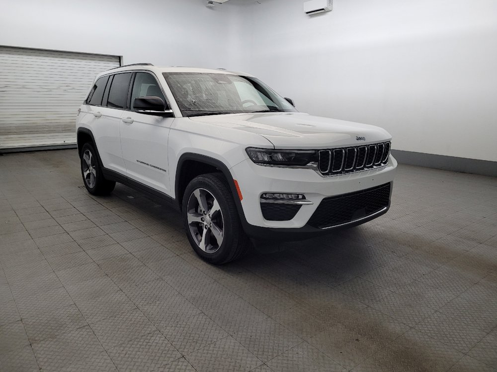 Used 2023 Jeep Grand Cherokee 4WD 4xe image 13