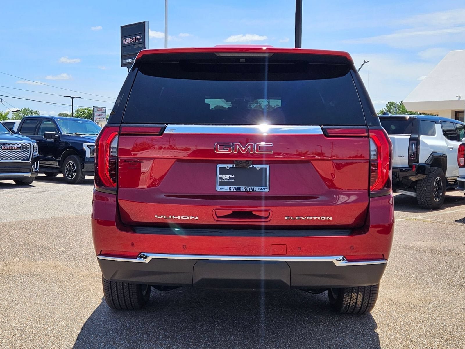 New 2026 GMC Yukon Elevation w/ Elevation Premium Package AWD/4WD image 5