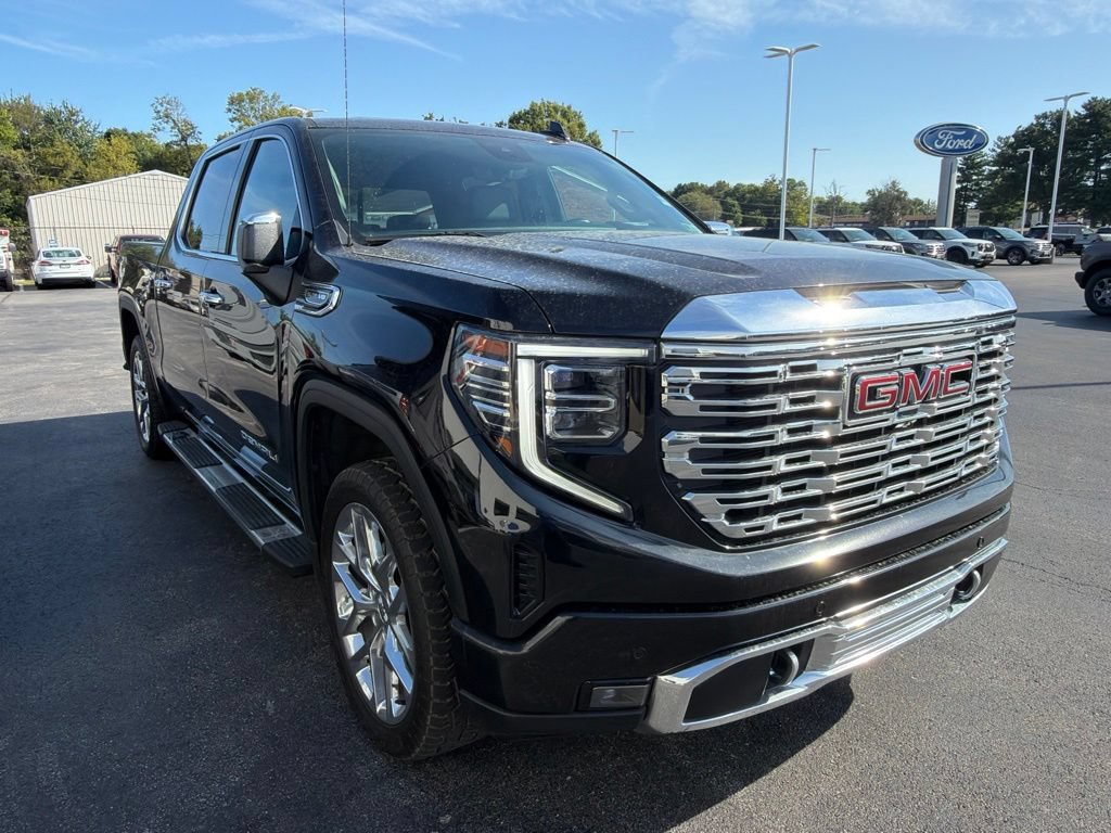 Used 2022 GMC Sierra 1500 Denali w/ Technology Package AWD/4WD image 5