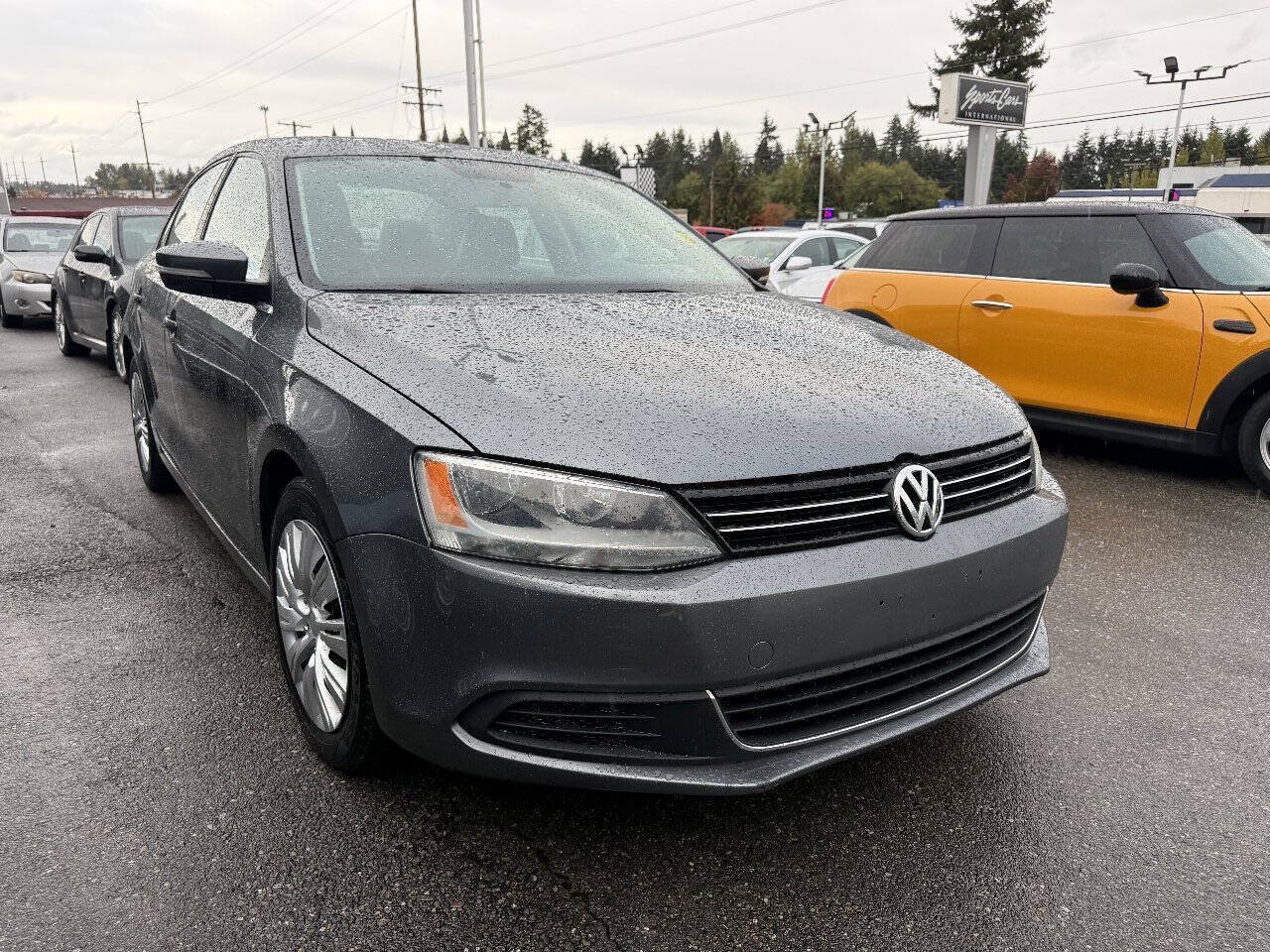 Used 2013 Volkswagen Jetta SE FWD image 3