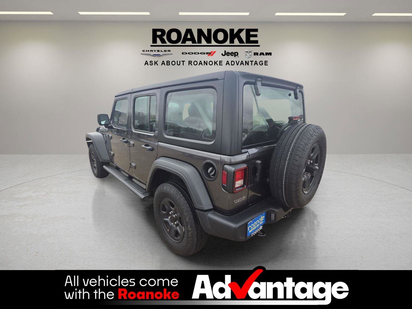 Used 2025 Jeep Wrangler Sport image 7