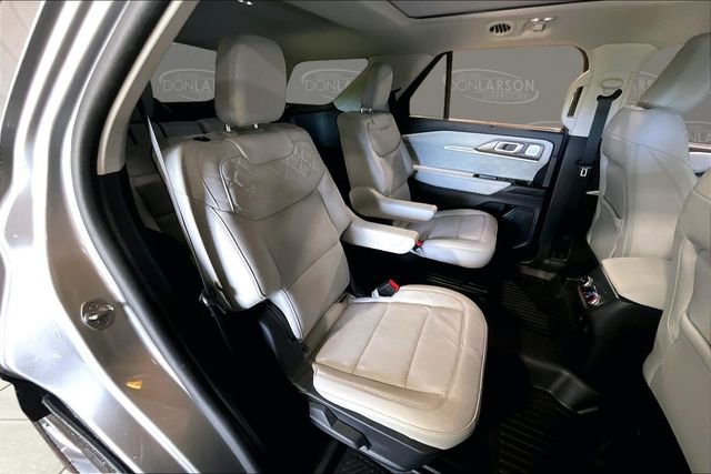 Used 2025 Ford Explorer Platinum w/ Ultimate Package AWD/4WD image 16
