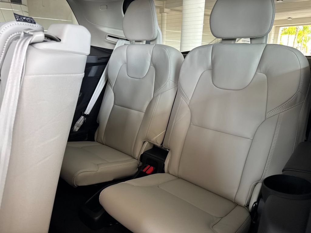 New 2026 Volvo XC90 T8 Ultra w/ Protection Package Premier AWD/4WD image 14