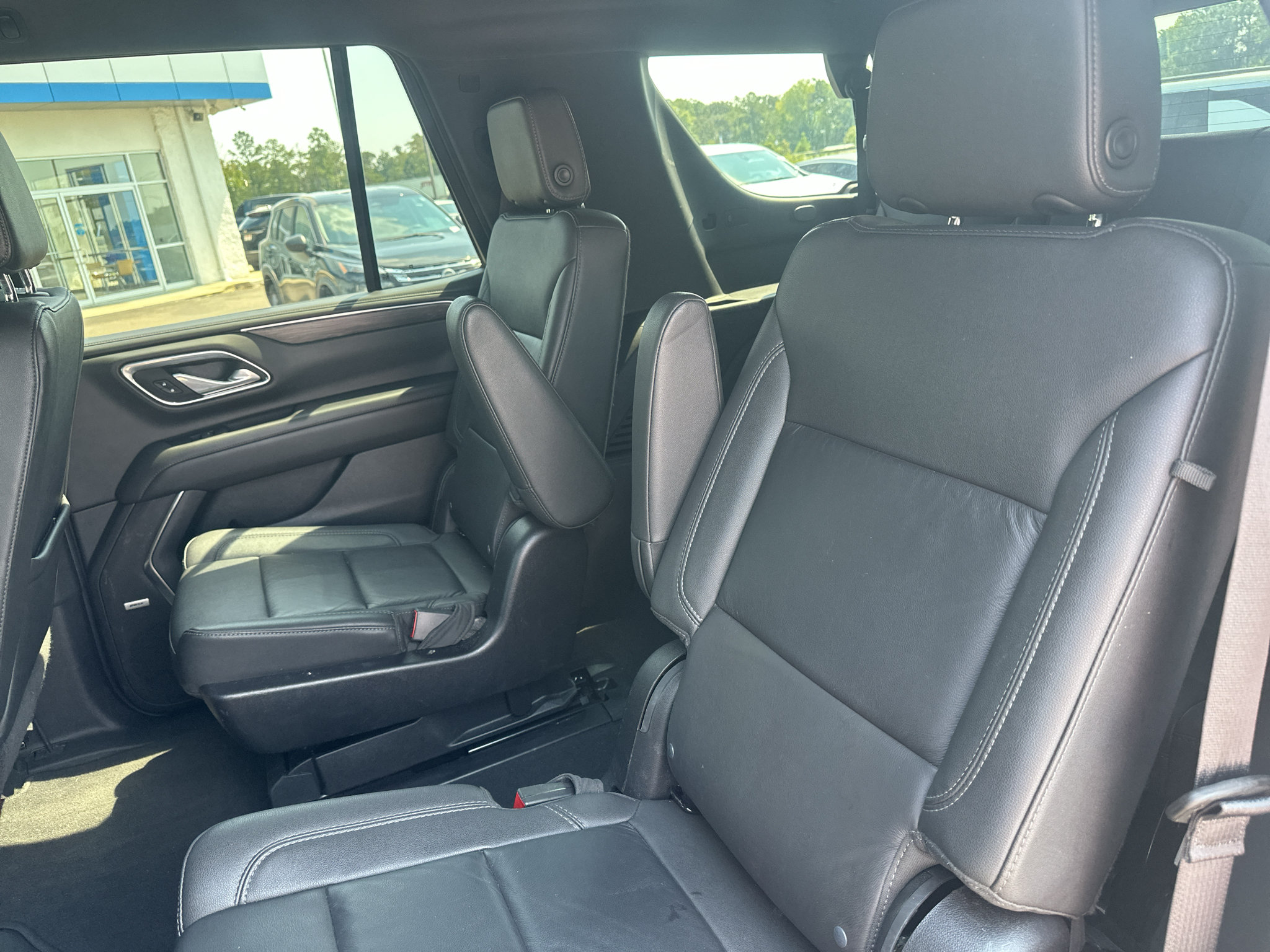 Used 2024 Chevrolet Tahoe LT AWD/4WD image 16