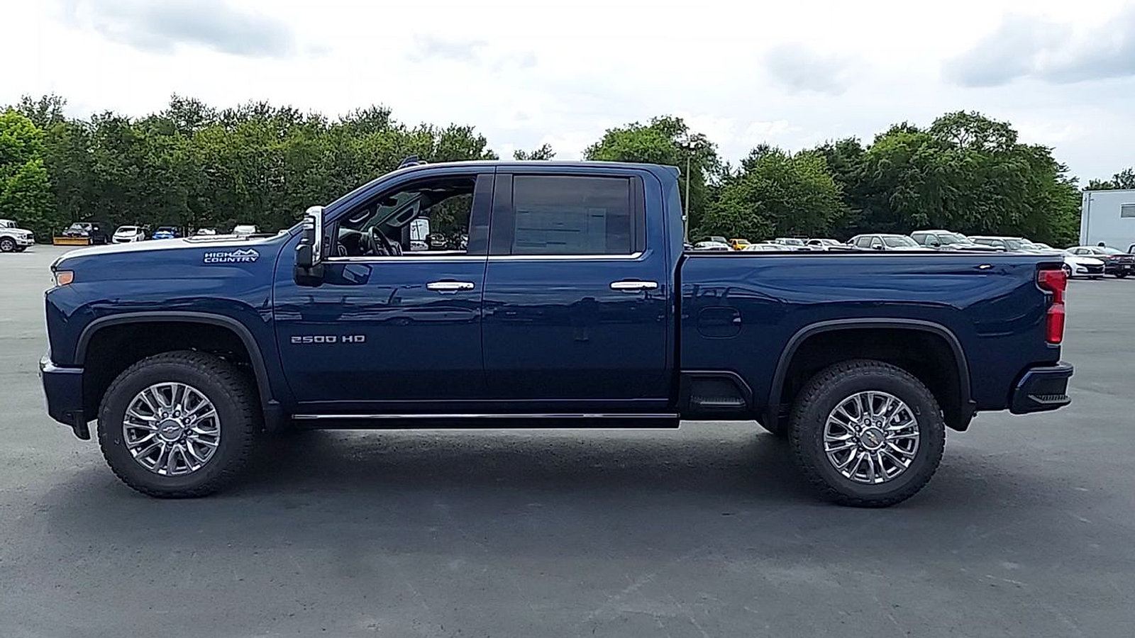 Used 2022 Chevrolet Silverado 2500 High Country w/ Z71 Off-Road Package AWD/4WD image 5