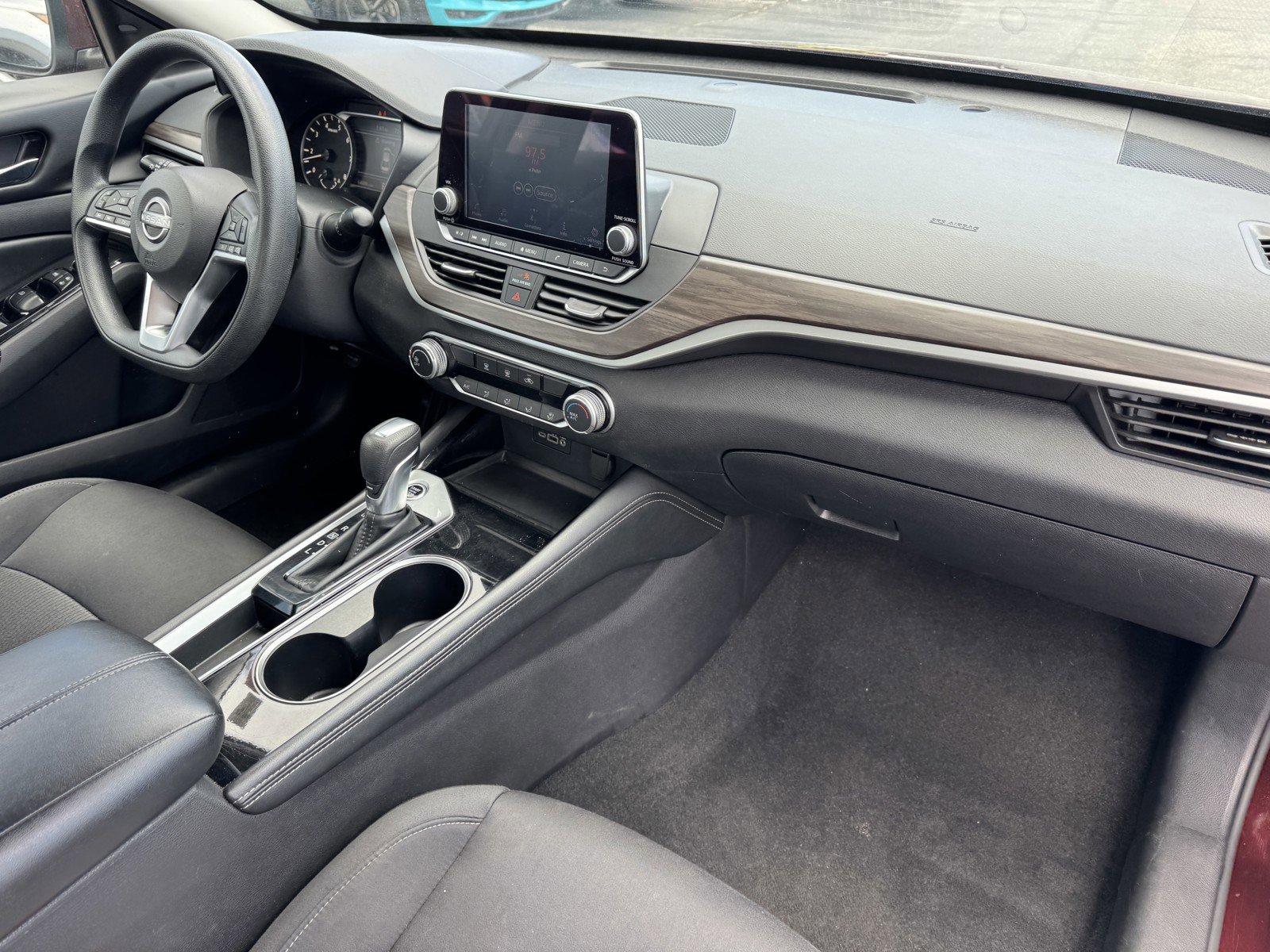 Used 2023 Nissan Altima 2.5 SV image 7