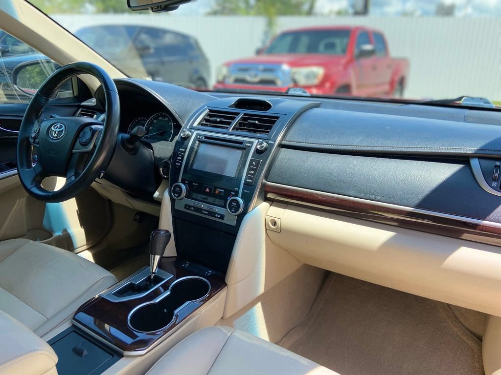 Used 2013 Toyota Camry XLE FWD image 17