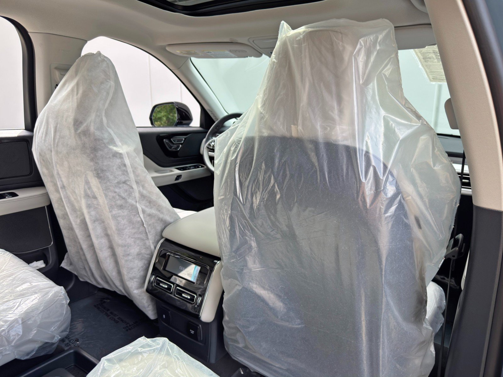 Used 2026 Lincoln Aviator AWD image 37