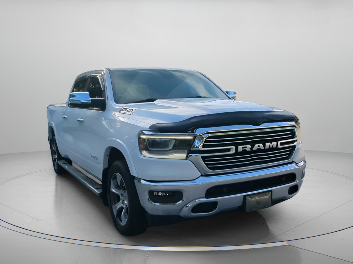 Used 2019 RAM 1500 Laramie AWD/4WD image 5