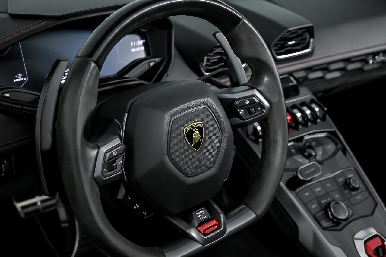 Used 2018 Lamborghini Huracan LP 580-2 RWD image 16