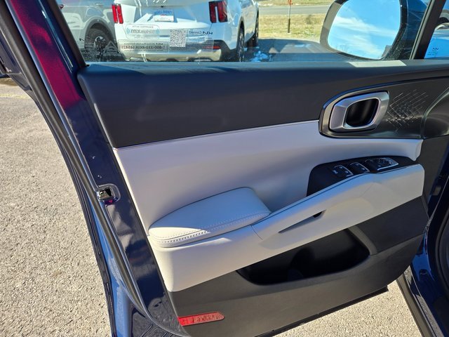 New 2025 Kia Sorento S w/ Panoramic Sunroof Package image 24
