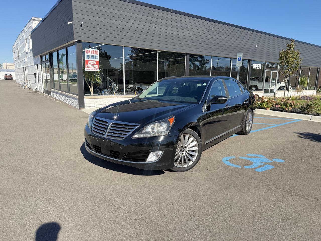 Used 2014 Hyundai Equus Signature RWD image 1