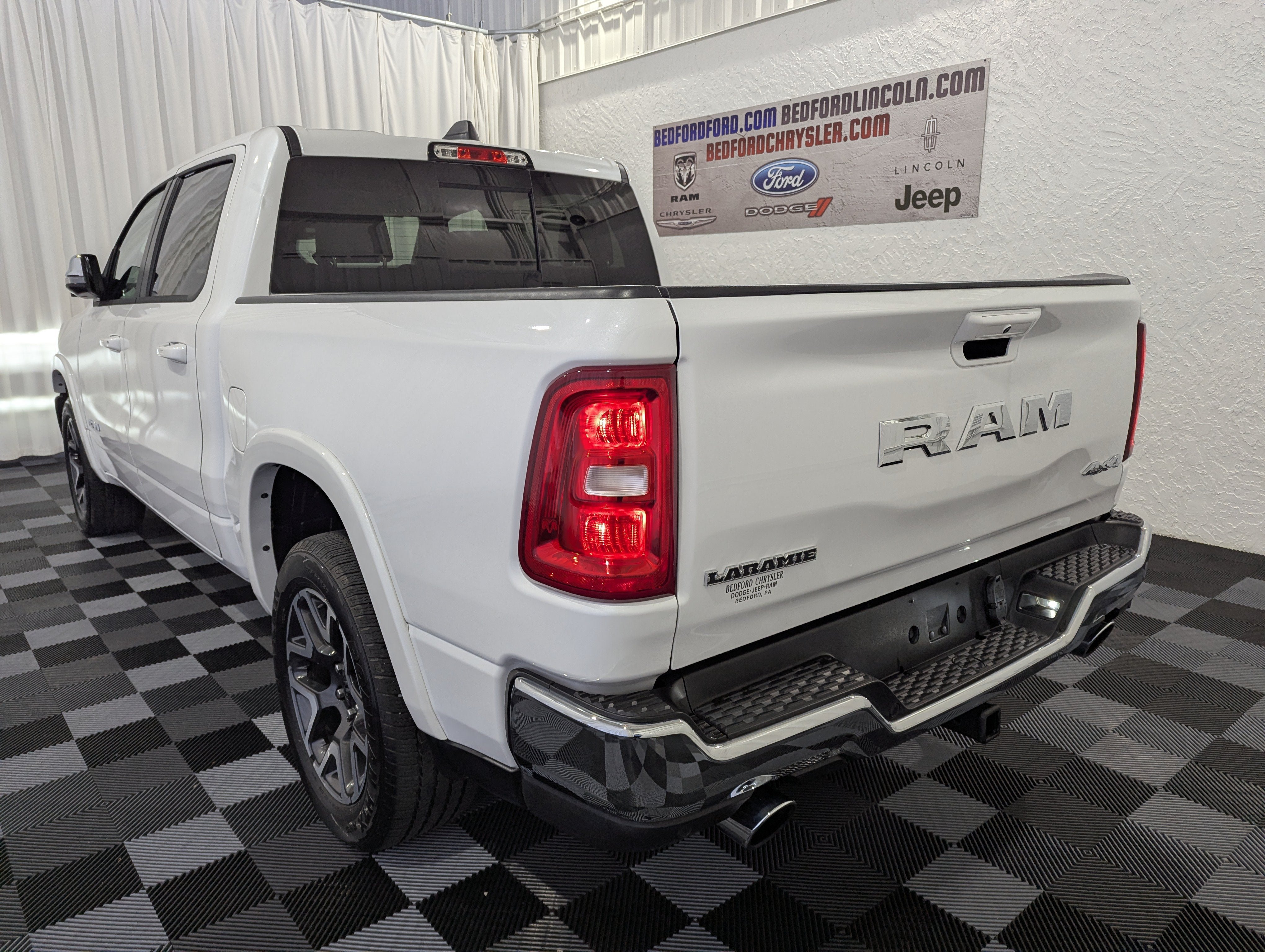 Used 2026 RAM 1500 Laramie AWD/4WD image 12