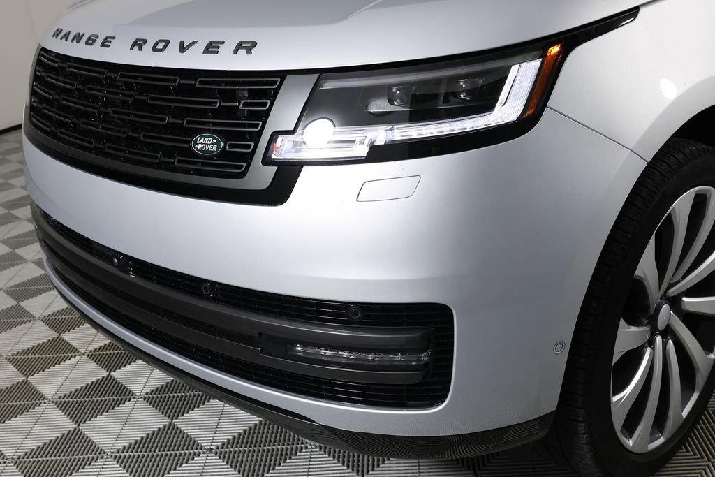 Used 2025 Land Rover Range Rover SE AWD/4WD image 40