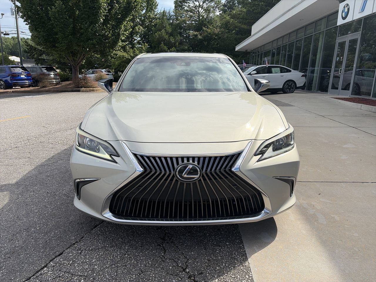 Used 2019 Lexus ES 350 w/ Premium Package FWD image 3