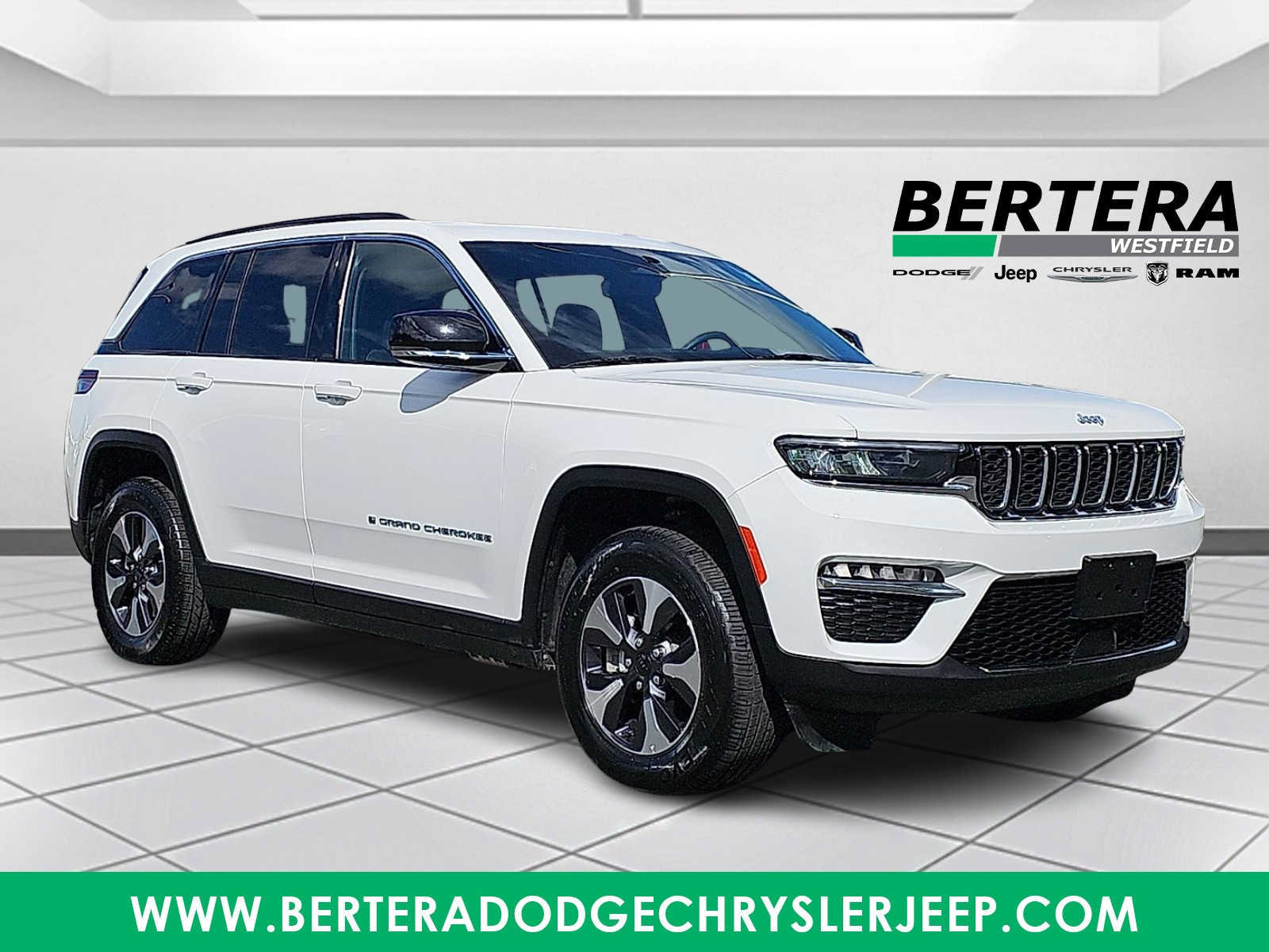 Used 2024 Jeep Grand Cherokee Limited 4xe AWD/4WD image 1