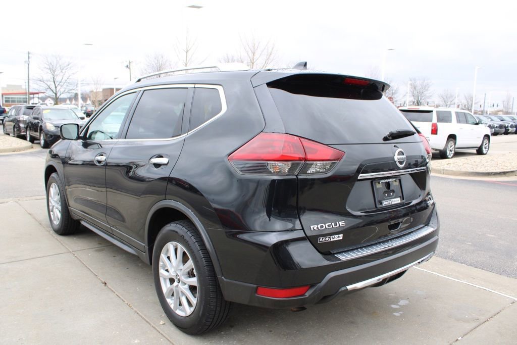 Used 2018 Nissan Rogue SV w/ Premium Package image 5