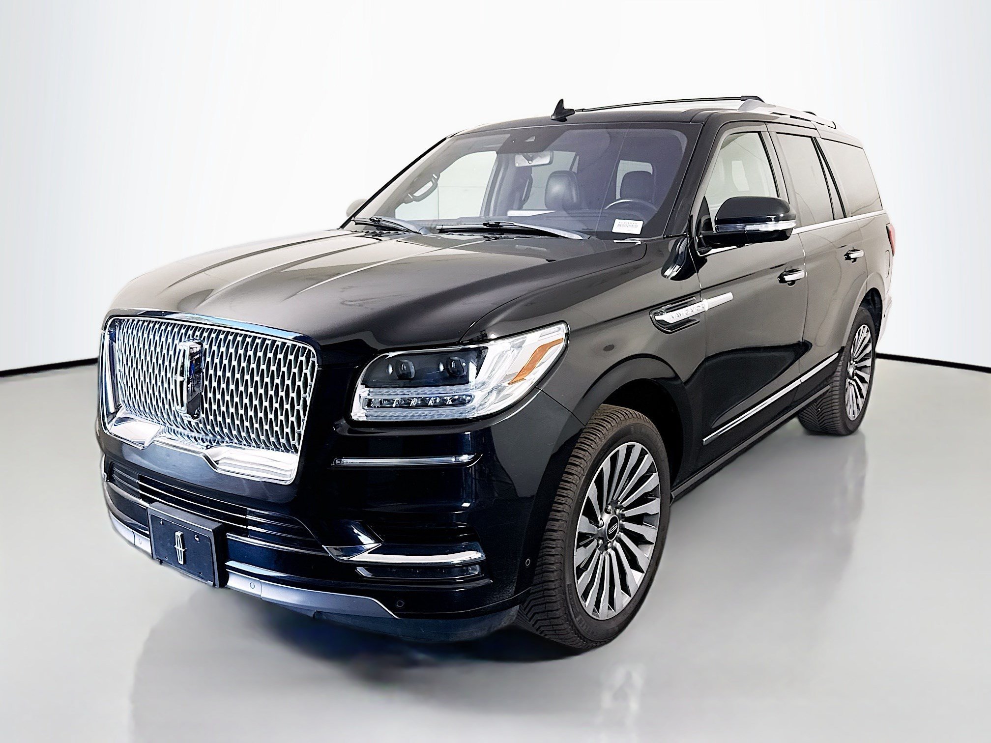 Used 2019 Lincoln Navigator Reserve w/ Cargo Package AWD/4WD image 4