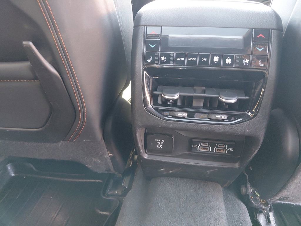 Used 2021 Jeep Grand Cherokee L Summit image 20