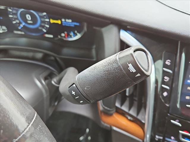 Used 2016 Cadillac Escalade ESV Luxury AWD/4WD image 12