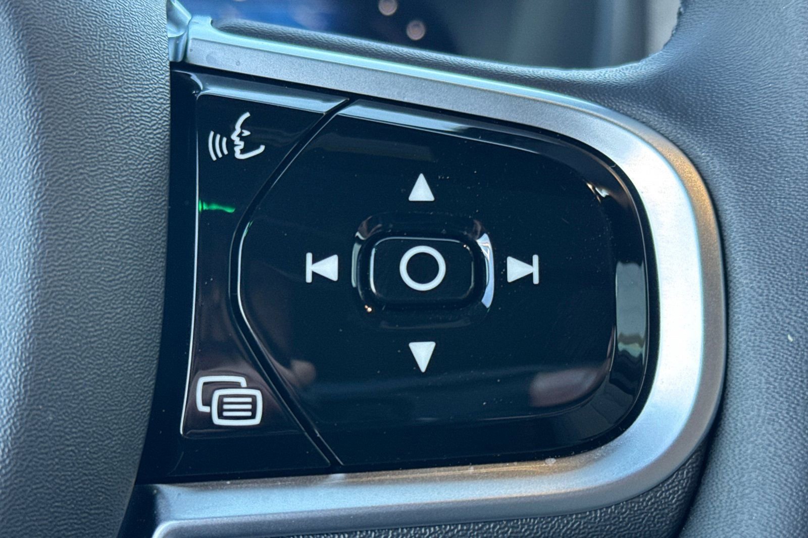 Certified 2026 Volvo XC90 T8 Plus w/ Protection Package Premier image 29